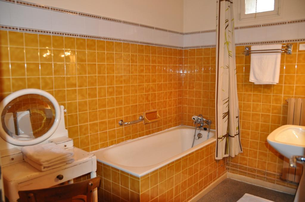 Hotel Des Eaux Bonnes Ruang foto