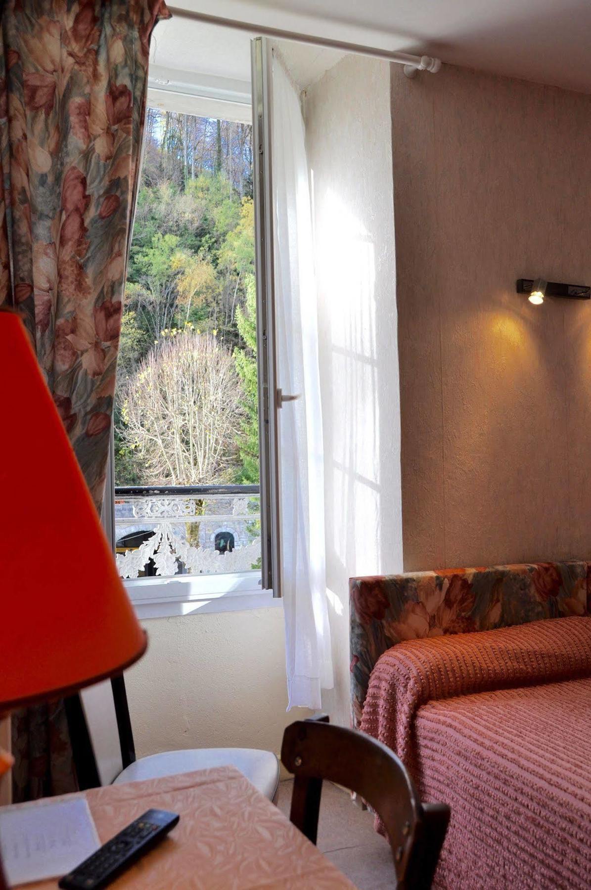 Hotel Des Eaux Bonnes Bagian luar foto